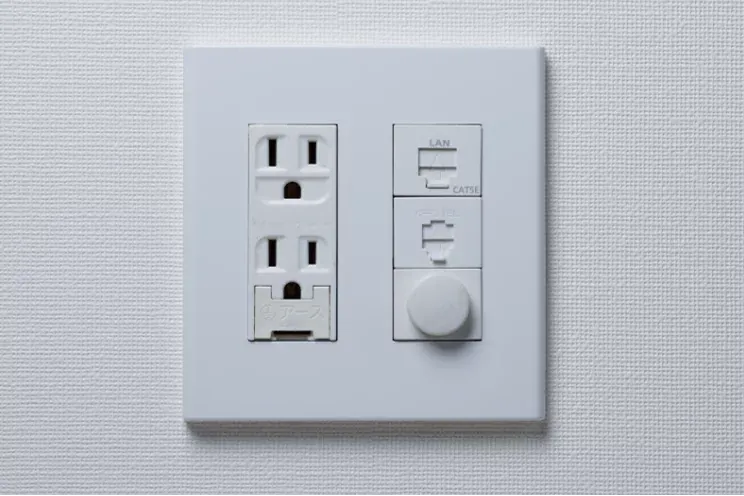 マルチメディアコンセント