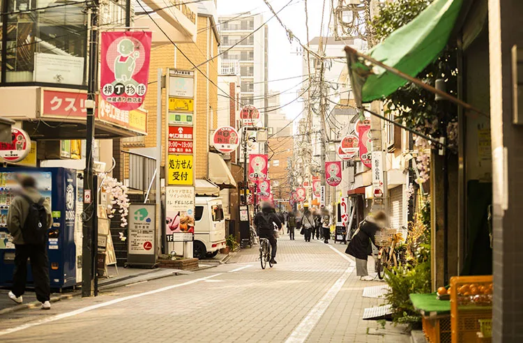 江戸川橋地蔵通り商店街（徒歩2分・約110ｍ）